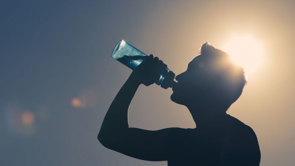 8 Hydration Tips for Outdoor Workers: Stay Energized and Safe